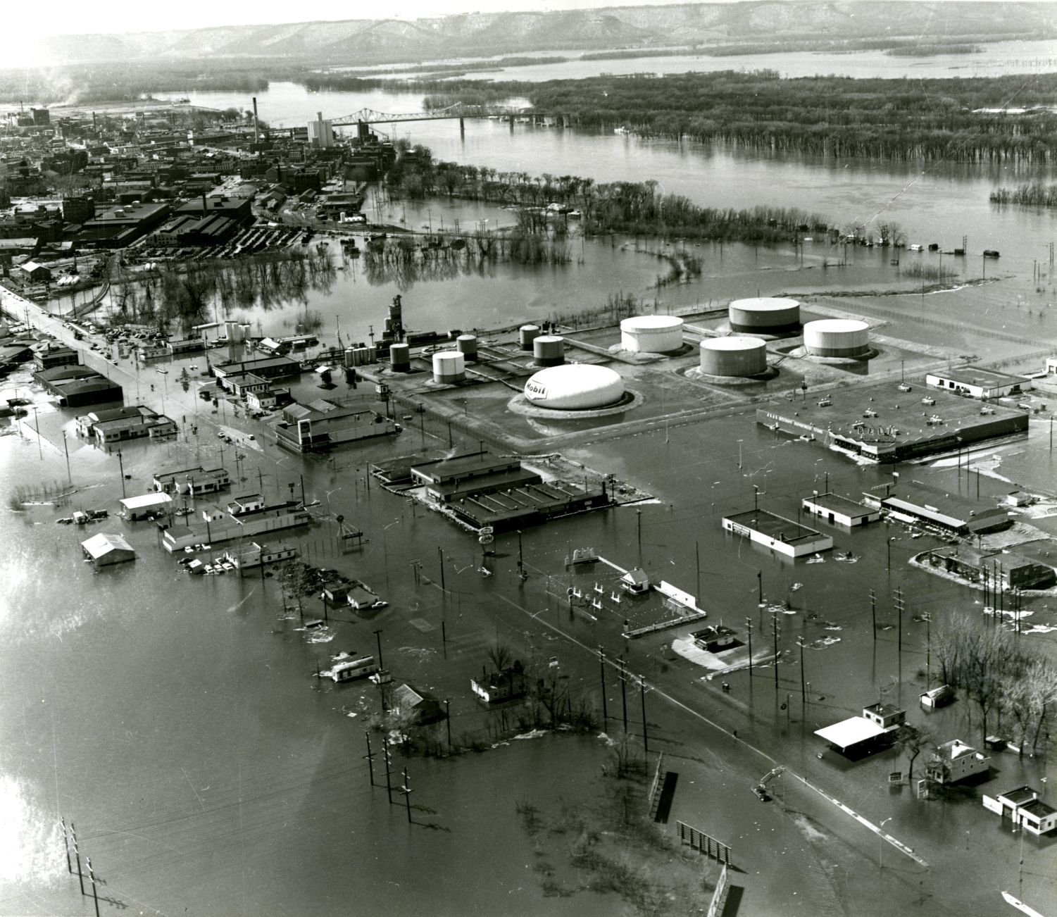 From Tribune files: Photos from the Great Flood of 1965